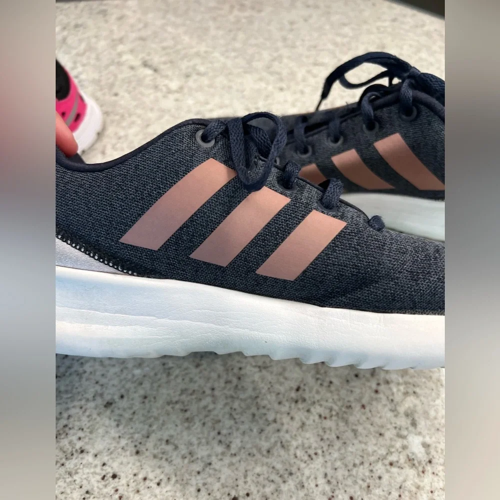 Girls Adidas Cloud Foam Shoes Size 4.5 - Picture 6 of 8